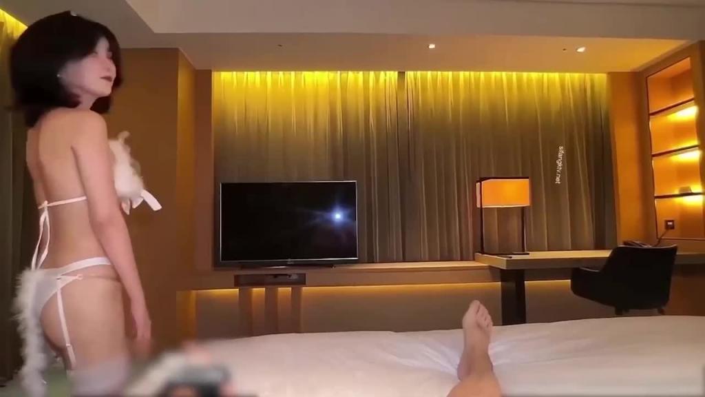 【女团下海】韩国女团成员下海_第一视角体验母狗调教 预览截图 7