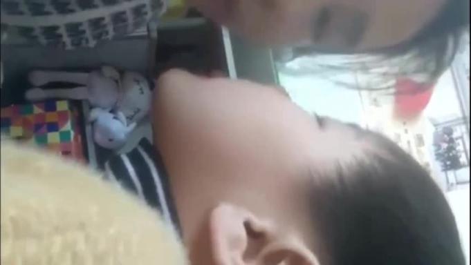 乱伦精选独家[爸妈不在家]系列青春期性启蒙的少男少女不顾血缘只为探索 预览截图 8