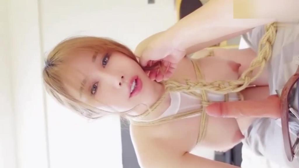 爆乳尤物辛尤里性爱合集美腿蜜桃臀诱人眼神 预览截图 1
