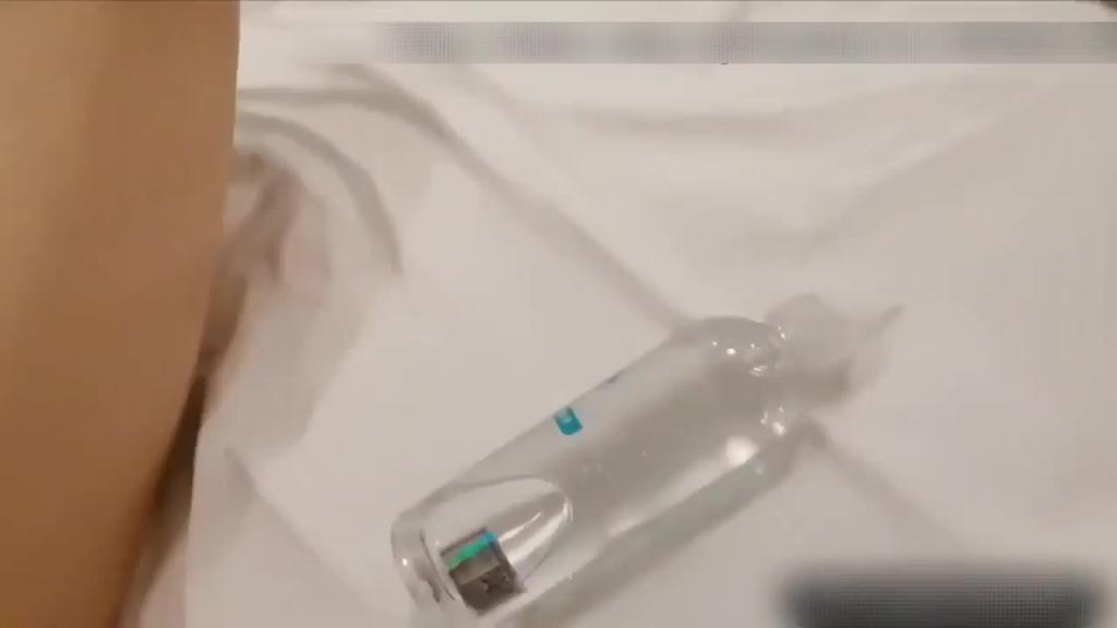 可爱妹子嫩白玉足的按摩 预览截图 6