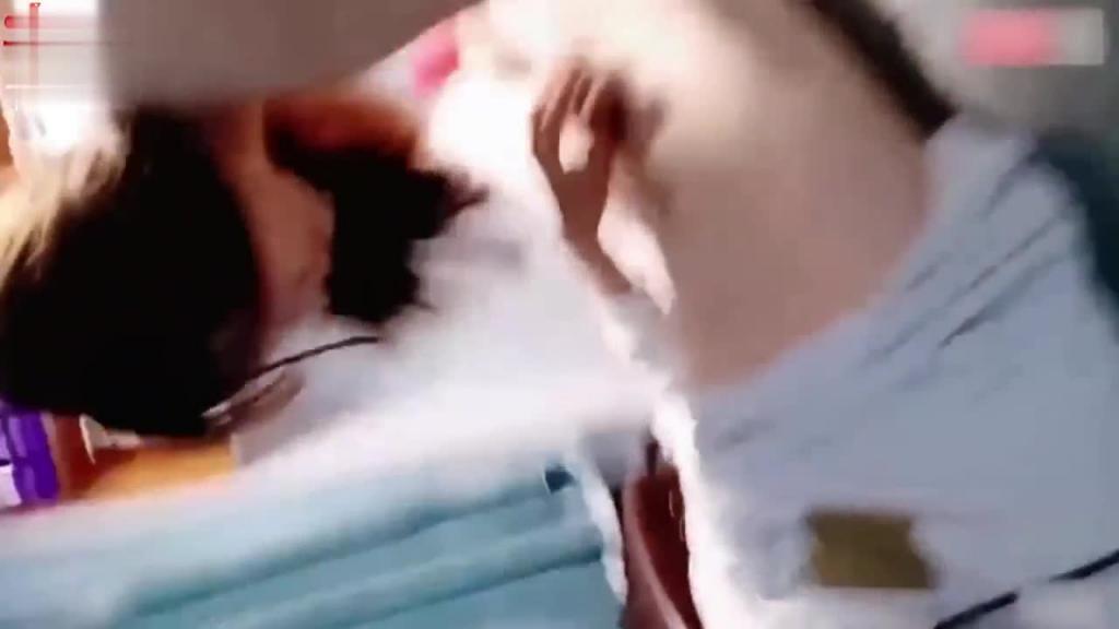 美容店老板娘偷情实录再婚后又约前夫操逼泄欲 预览截图 8