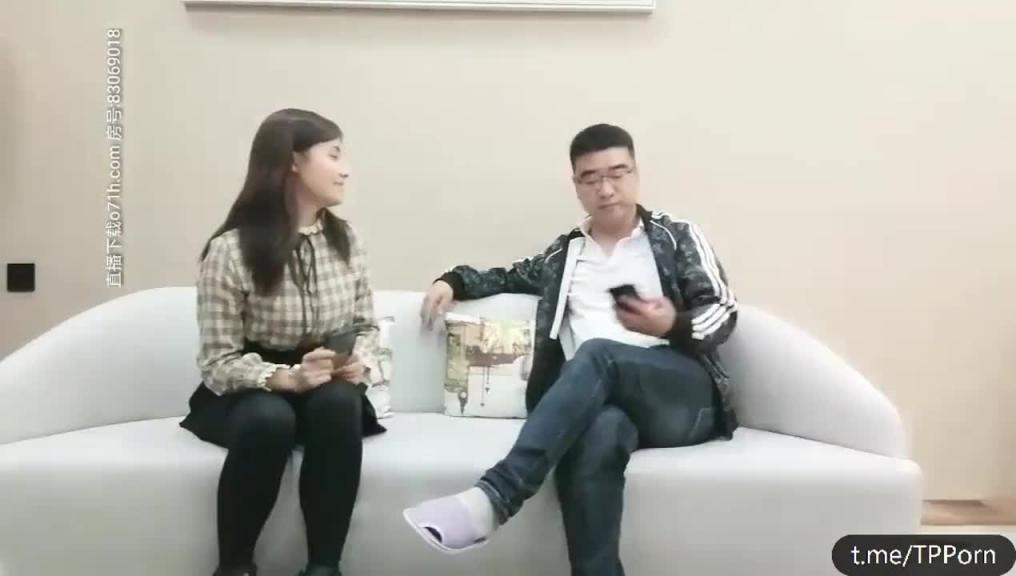 约了个了长相清纯妹子啪啪,乖巧软萌让乔总越干越吉 力~ 预览截图 3