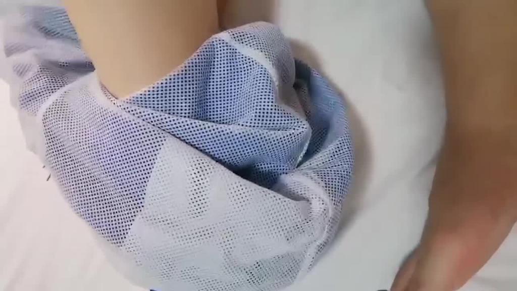 【诱骗学生妹破处】只要给叔叔摸什么都给你买 预览截图 1