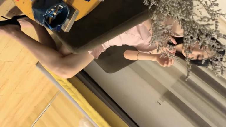 极品女神双飞场,专业黄播团队 预览截图 1