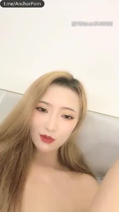 性感小姐姐直播自慰秀～一个人在家这么孤单当然要双管齐下前后门都玩～ 预览截图 10