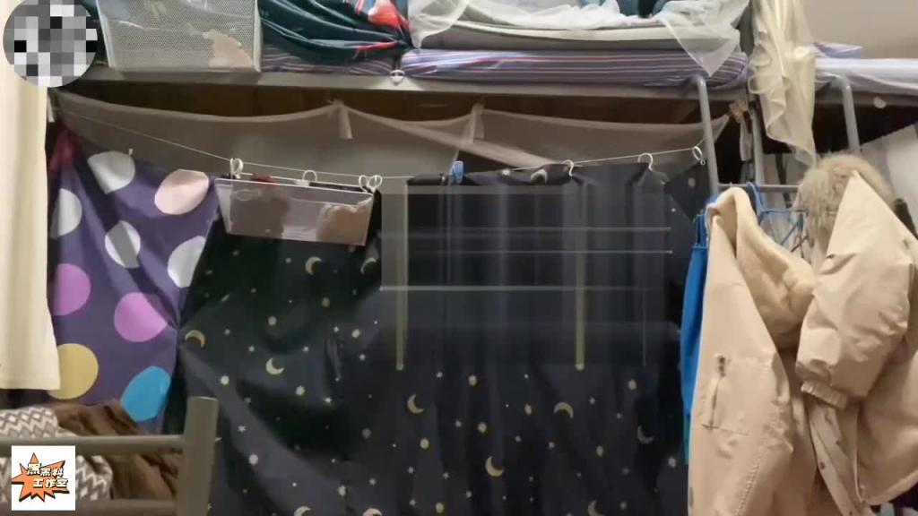 【超真实偷拍】医院宿舍强行推到护士女友,不行,拔出去,戴套 预览截图 5