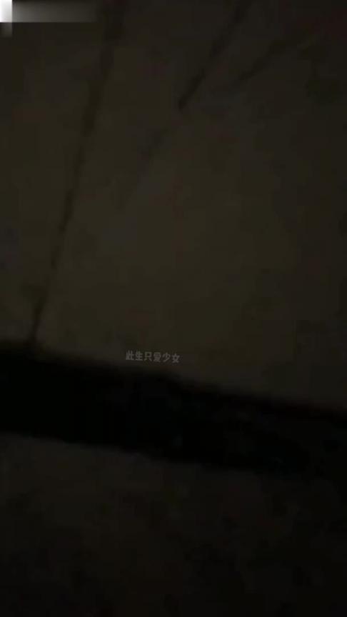 真实记录兄弟的女友在KTV喝多了被我扒掉裤子强操内射 预览截图 9