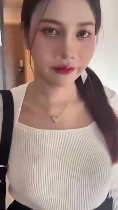 浙江混血大学生Leavesandheaven穿AJ在金主胯下吞精一看就是有性瘾的水娃 预览截图 7