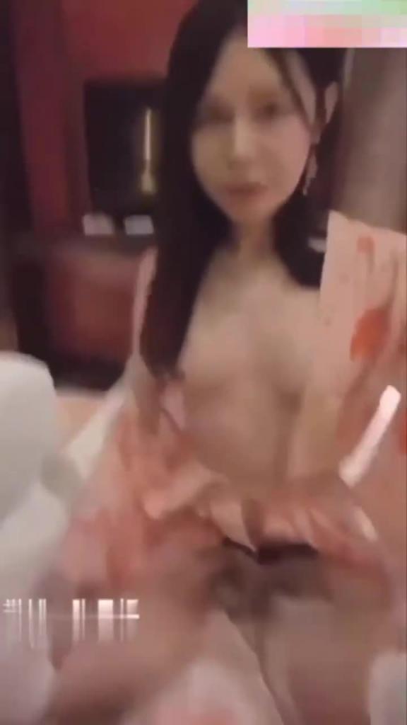 最美人妖张思妮,大鸡巴操闺蜜 预览截图 11