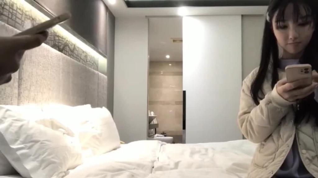 如此清纯可爱的女孩竟然是个反差婊。 预览截图 1