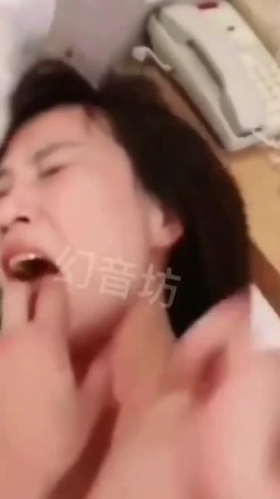 反差婊赵老师想尽办法让学生住酒店,让男学生操她 预览截图 9