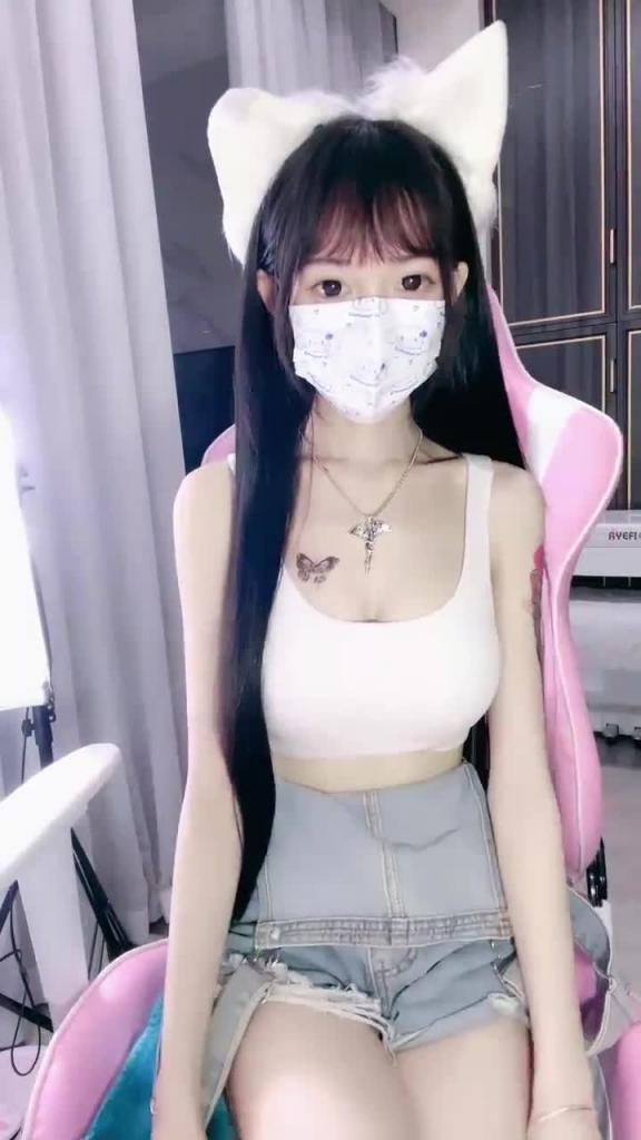 【网红大瓜】抖音千万粉丝蔡萝莉原来是靠下海买lo服起家的 预览截图 6