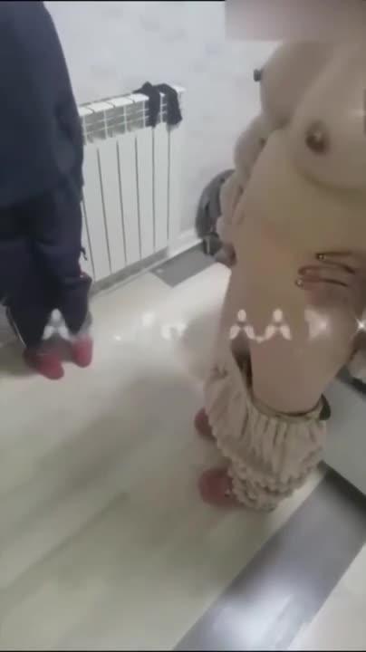 史上最强母子乱伦,快手网红人妻勾引写作业儿子乱伦,儿子处男给了亲生母亲 预览截图 9