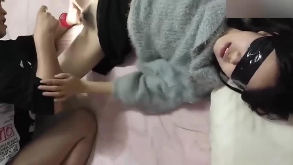 辽宁醉酒嫂子微信勾引小叔子偷晴正和大嫂偷晴中大哥突然来话 预览截图 3