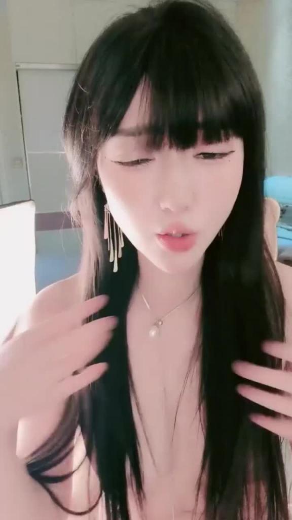 高颜值女神揉奶扣穴诱惑自慰大秀 预览截图 10