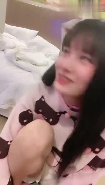 (清纯系天花版少女情趣耳朵超甜美脱下睡裤掰穴第一视角操无毛小穴 预览截图 2
