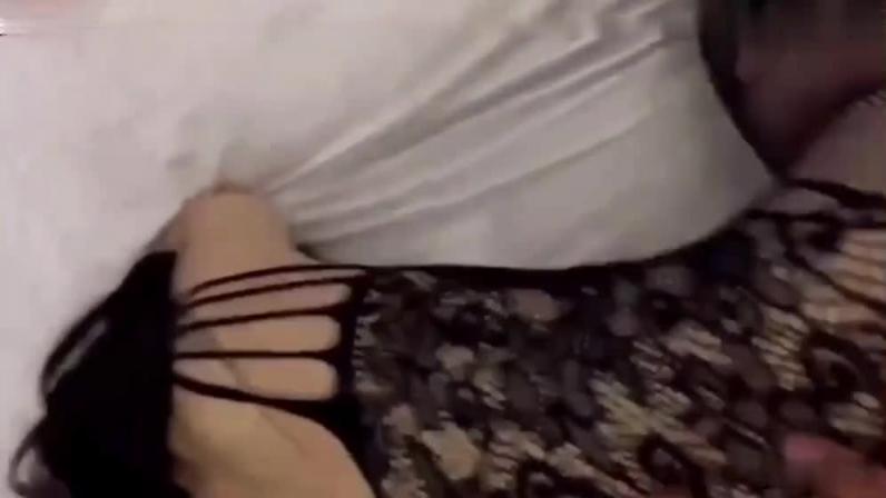 女大学生与40岁房东通奸抵房租! 预览截图 2