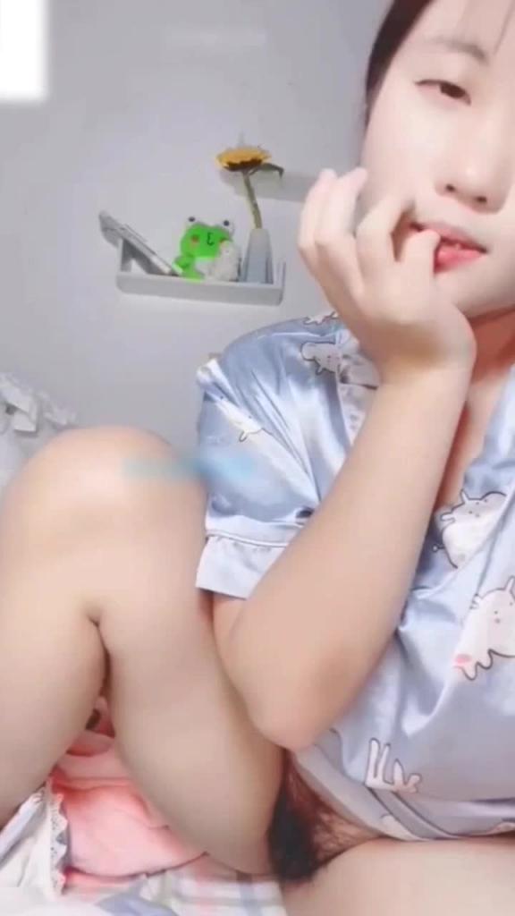快手19w粉丝网红陈子菲童颜巨乳萌妹少女私拍露脸自慰流出 预览截图 12