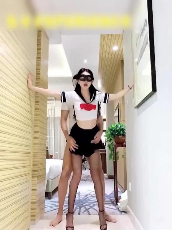 暴操极品JK学生装女神 预览截图 5