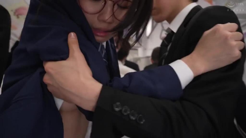 可以听见内心声音的电车痴汉!啊啊!不要!拜託!不要停下来!已经快要高潮了…(※内心声音)可以听见被痴汉受害者女性内心声音的电车痴汉…3 HUNTC-377 预览截图 12