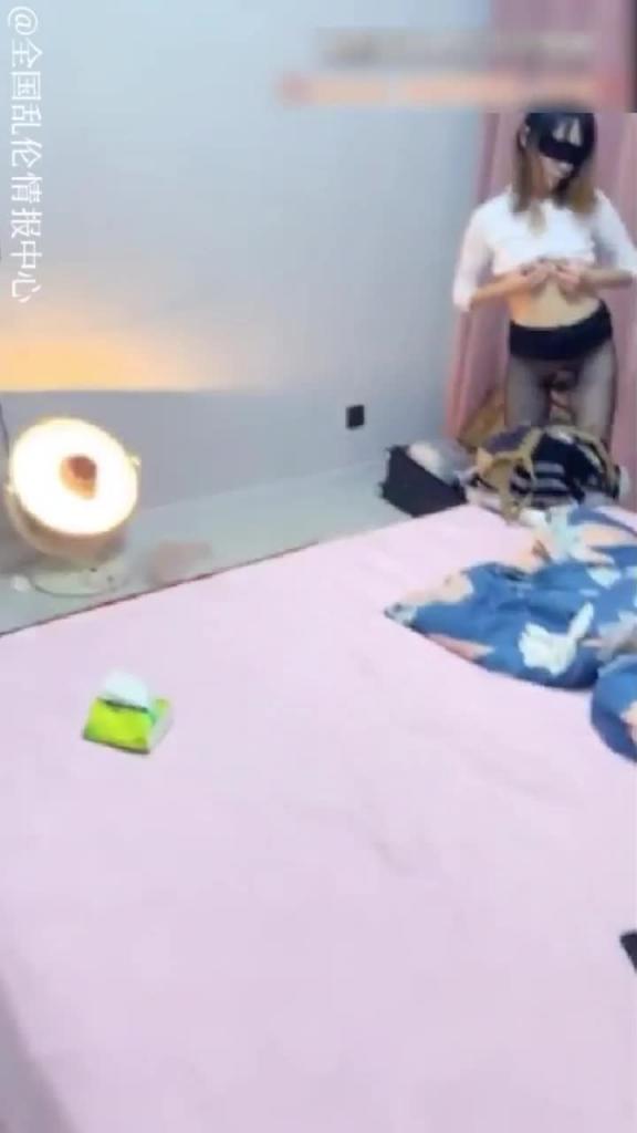 特别活的小伙同事肉老婆和丈母娘 预览截图 12