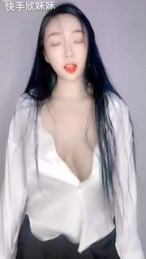 快手主播极品御姐欣妹儿回顾经典大奶裸舞抖奶定制合集 预览截图 6