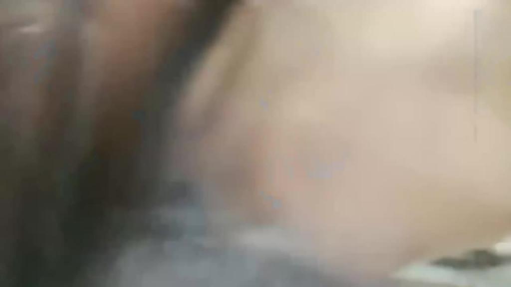 【激情3P】清纯学生妹和阿姨共享一根大鸡巴 学生妹被大屌男操得惨叫连连 预览截图 12