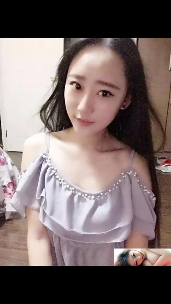东航空姐[x雨]实习期被渣男假富二代白嫖玩B调教视频流出 预览截图 1