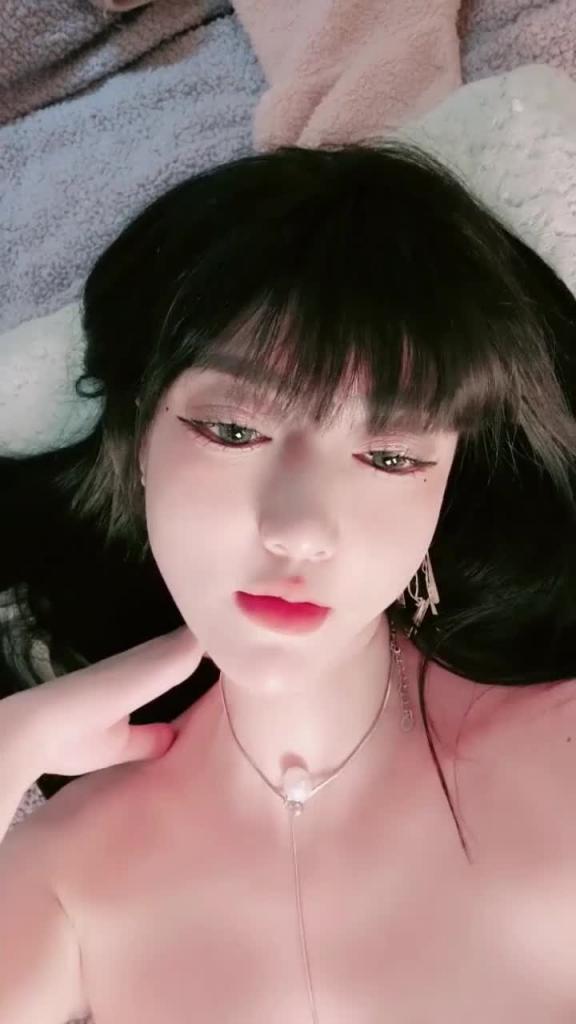 高颜值女神揉奶扣穴诱惑自慰大秀 预览截图 9