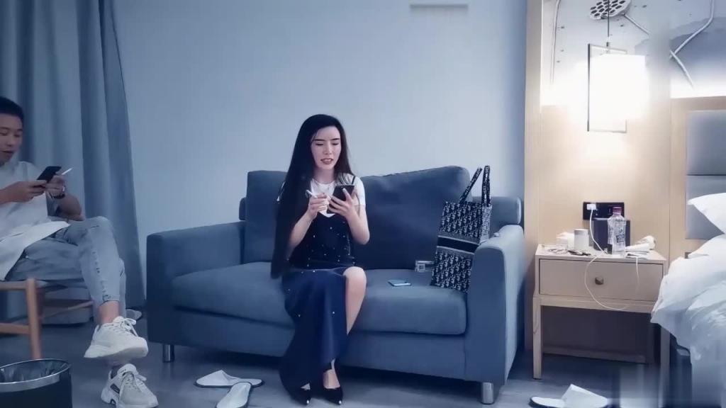 探花长裙大长腿少妇情趣黑丝勐草呻吟 预览截图 1