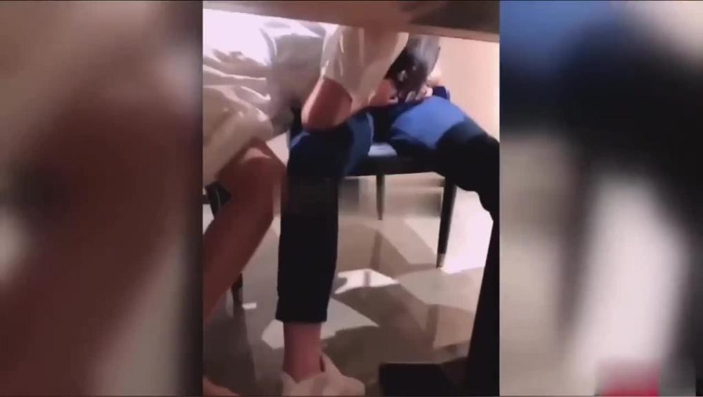 绿帽淫妻第二部~让自己表弟操大奶老婆 预览截图 1