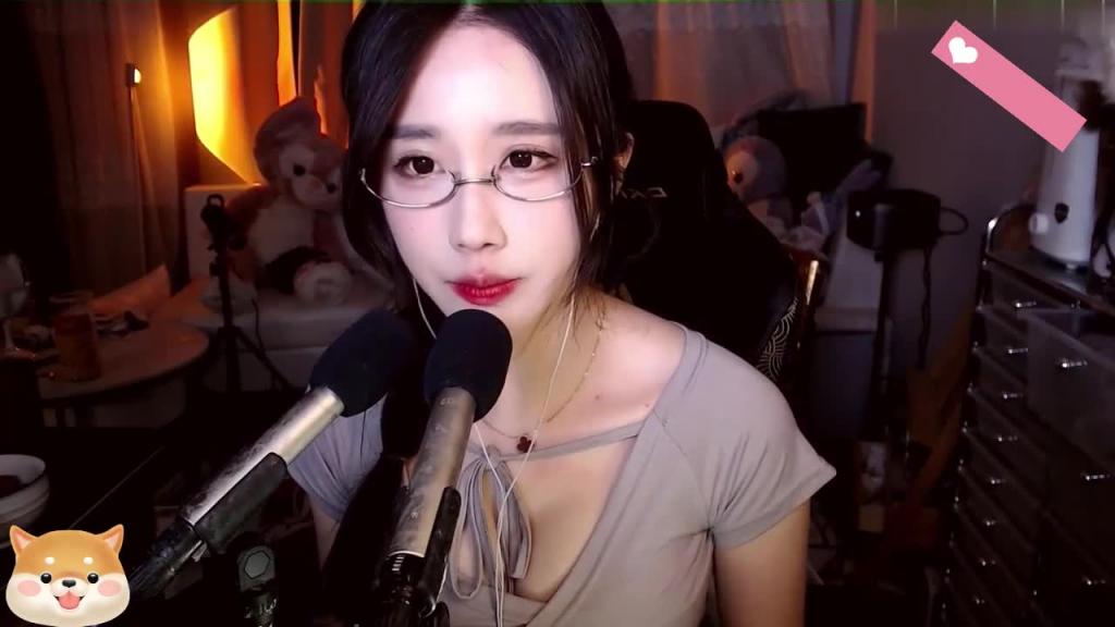 前斗鱼asmr区大V网红女神『轩子巨2兔』定制《超高颜值温柔御姐音用飞机杯讲解男性延迟训练》 预览截图 1