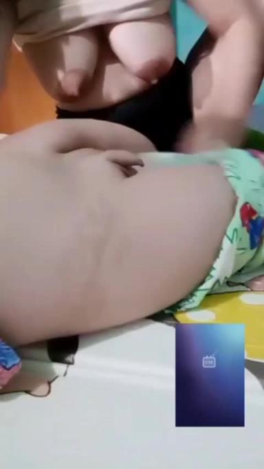 母子乱伦,小马拉大车牙签掉在水缸里 预览截图 1