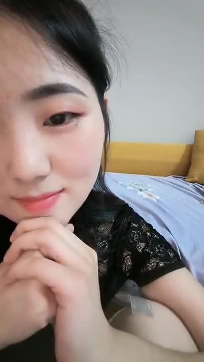 甜美气质新人美女!翘起屁股掰穴特写自摸骚逼娇喘呻吟 预览截图 1
