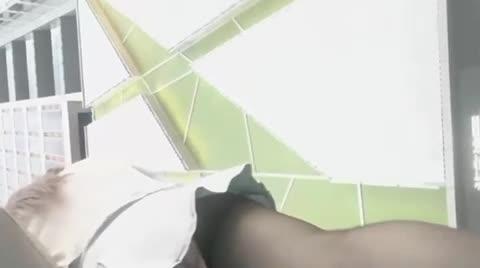【真实抄底】广州大型商场偷拍事件，小姐姐居然没有穿内裤毛毛都露出来了 预览截图 9