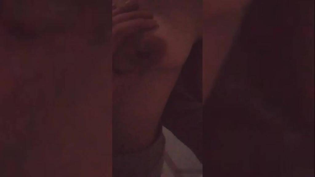 绿帽偷情深夜和男邻居楼道打炮偷情车震。网红鹿少女 预览截图 3