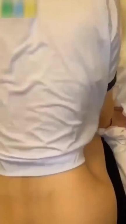渣男老师无套内射高中学生妹 预览截图 3