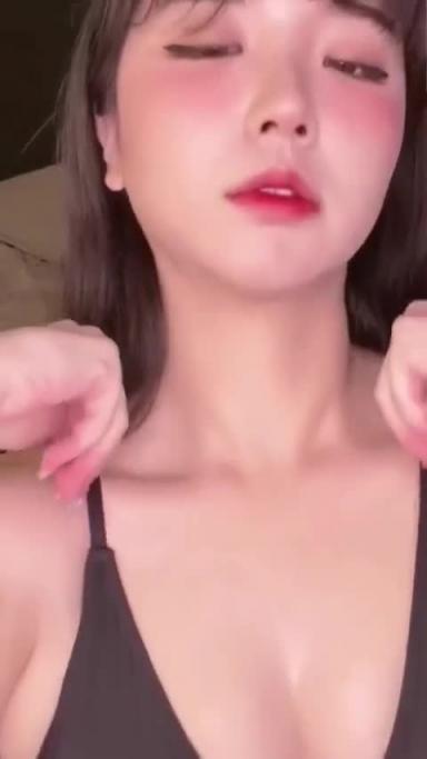 贵宾超高颜值火辣身材的女神自慰 预览截图 2