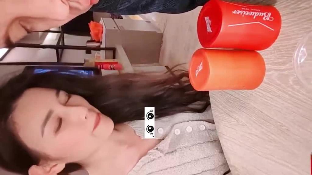 极品小姨子勾引姐夫被姐夫内射爆菊 预览截图 1