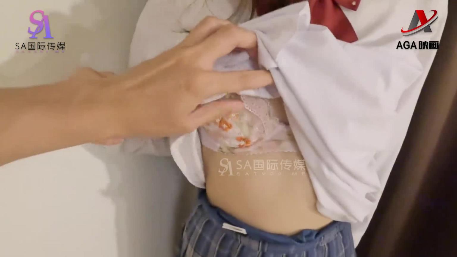 AGAW591：放学叫个制服美少女做调皮的事没穿内裤卷起裙子 预览截图 5