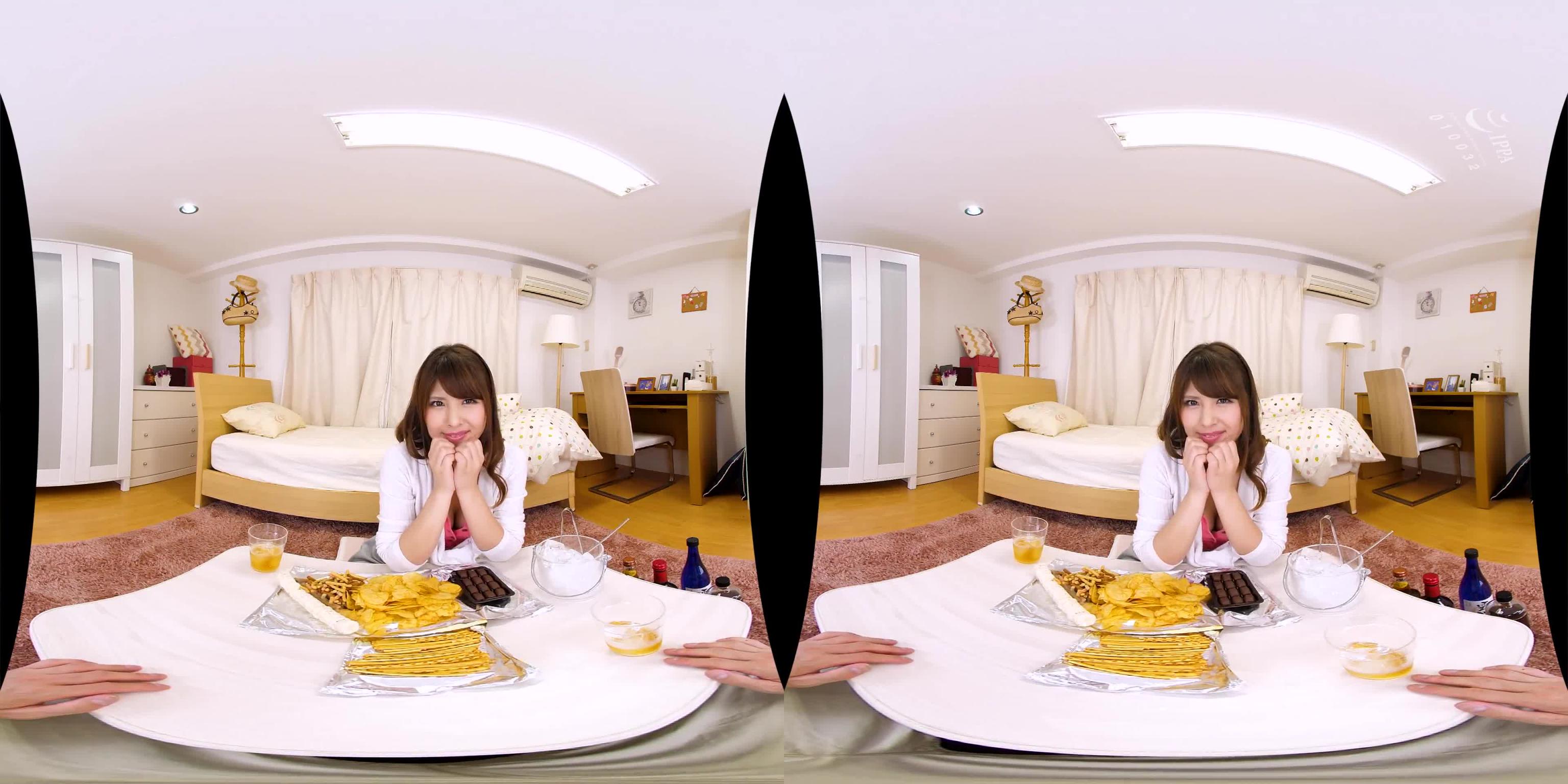 【6】VR 长篇 在满是女性的客满电车上顶到爽&看到爽! 第六集 AVOPVR-127 预览截图 4