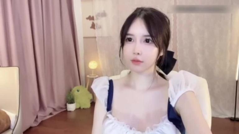 【韩国女主播】纯欲天花板小秃秃文静甜美女主播让你蠢蠢欲动☞关注🌷主页更精彩🌷 预览截图 6