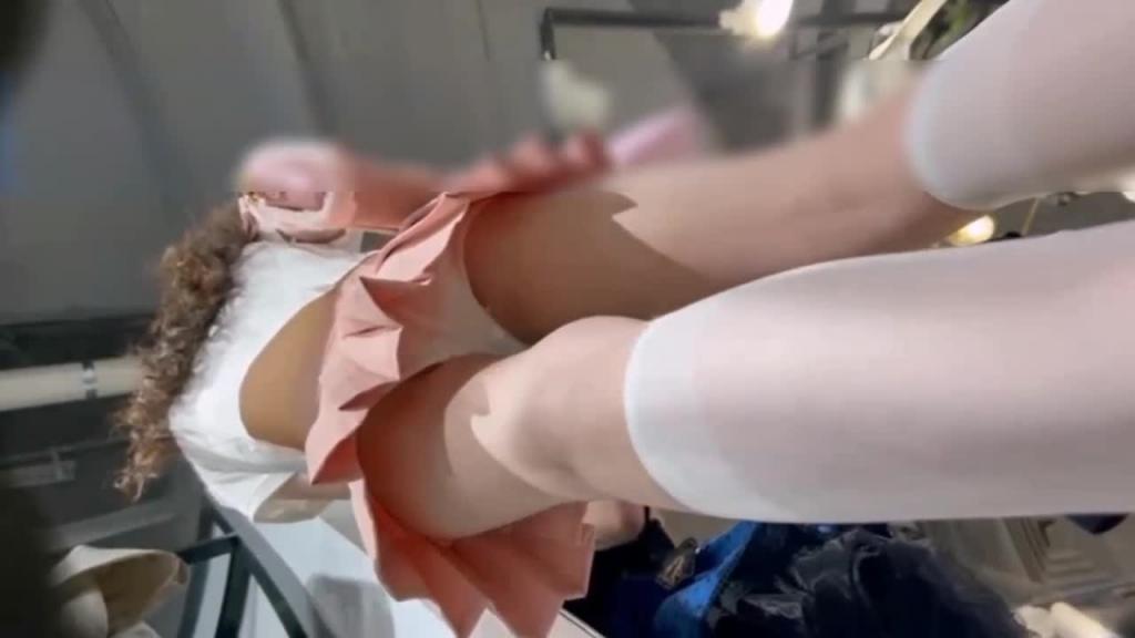 【裙底偷拍】JK制服学生妹精选合集 预览截图 6