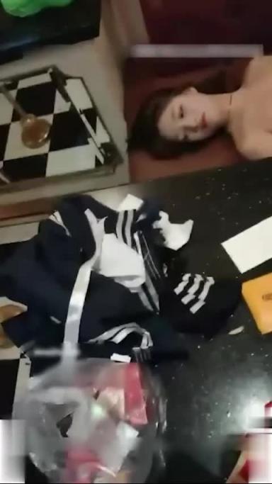 灌醉轮奸,现在学生妹会玩轮奸 预览截图 6