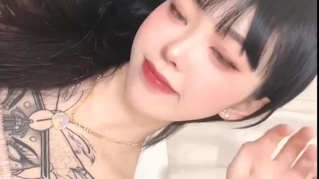 极品00后抖音网红美女嫩模奶瓶反差视频流出 预览截图 2