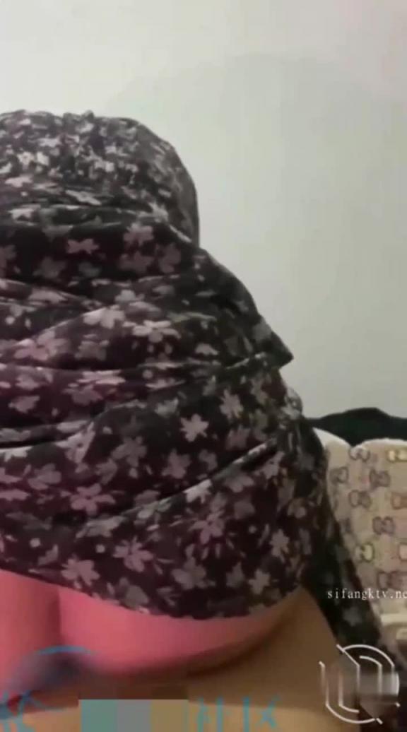 【湖南永州母子乱伦】骚妈的穴永远是最温暖的,傻儿子半夜偷偷的后入操妈妈 预览截图 6