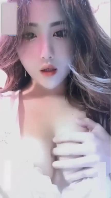 【极品泄密】抖音高颜值女神『蔓笙』反差婊淫荡喷水视频流出 预览截图 12
