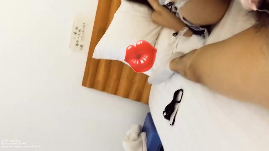 漂亮小萝莉的丝足足交,看起来很刑 预览截图 10