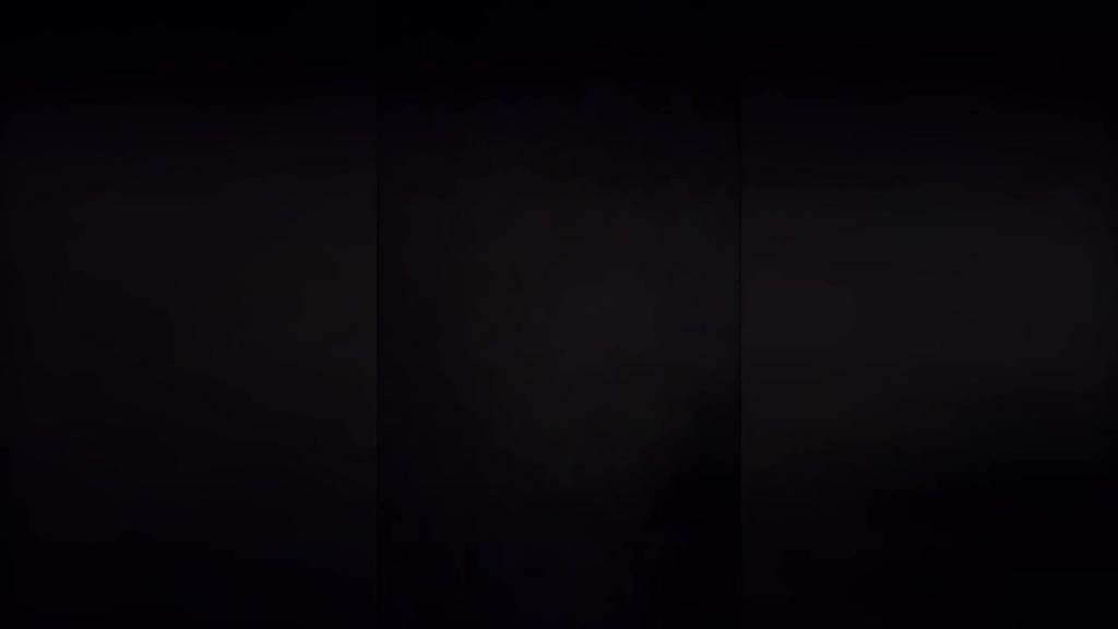 老婆在洗澡直接在沙发强摸大姨子,晚上进大姨子房间舌吻被大姨子舔 预览截图 4