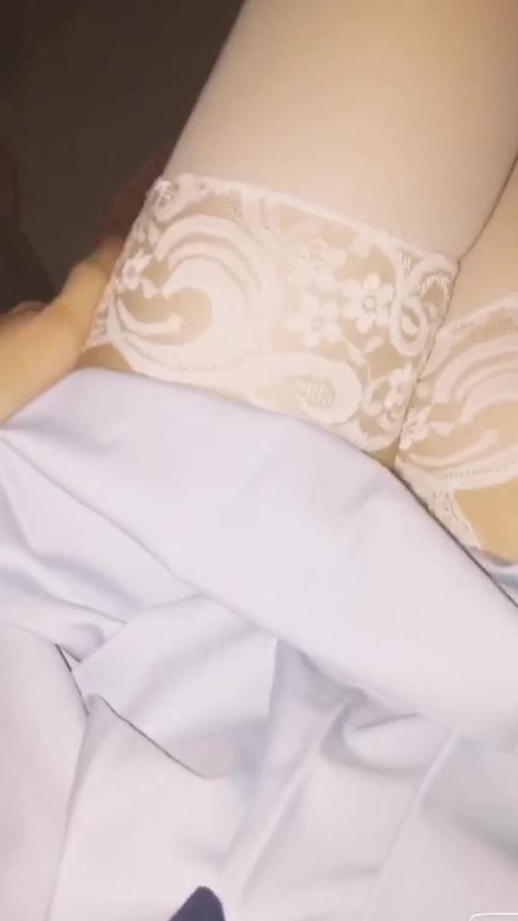 【母狗露出_】电影院也敢这么玩_女友坐在我鸡巴上看电影_把脚直接放在前座男人的头上_全裸看电影什么体验_ 预览截图 12